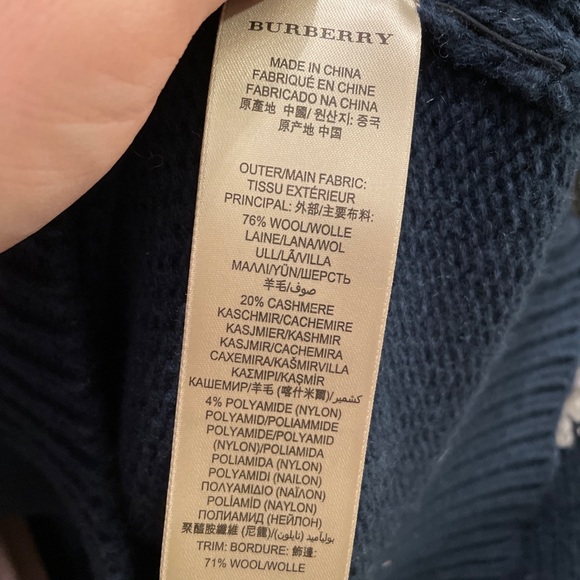 COPY - NWT Burberry Sweater Large - Picture 6 of 7